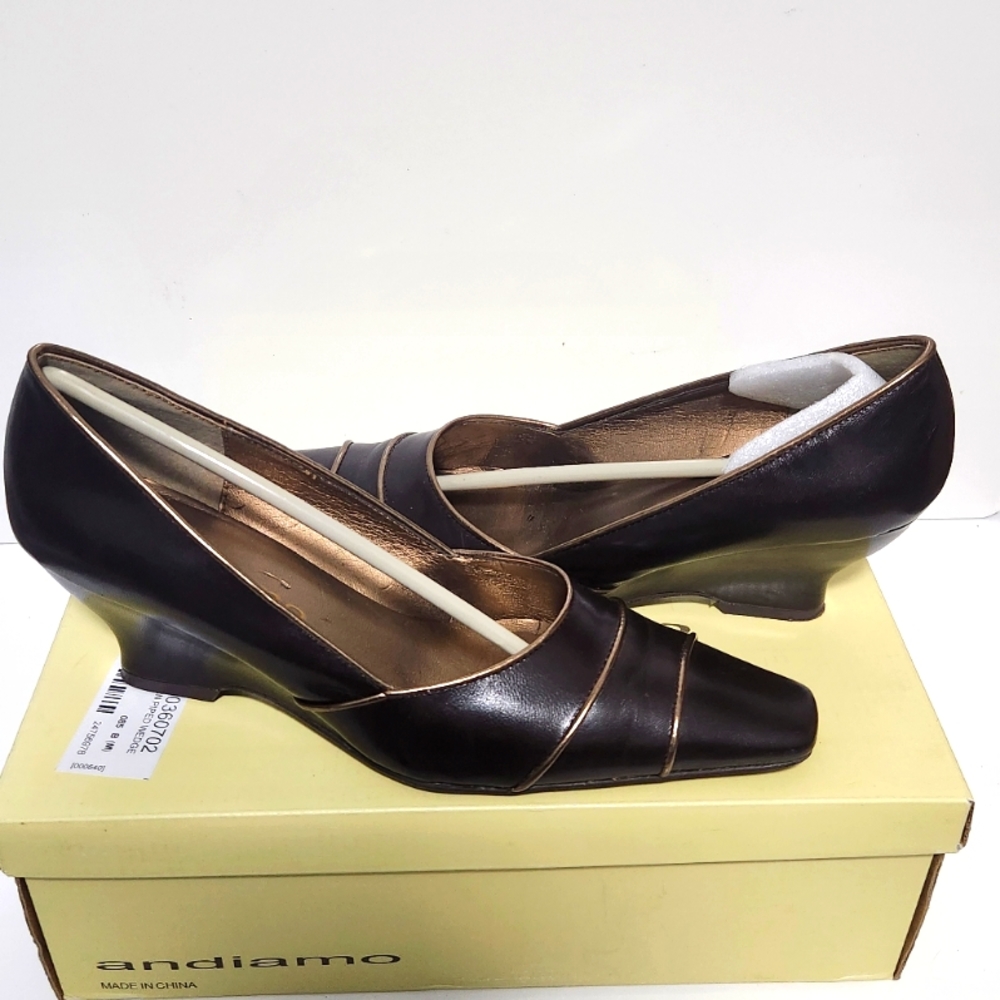 Andiamo "Piper" Brown and Gold Wedge Heels Classic Design 8.5M